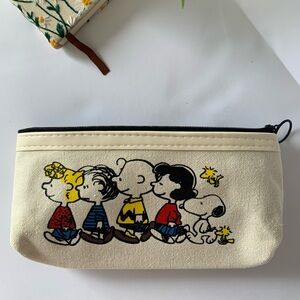 NEW Peanuts Snoopy Canvas Small Cosmetic Bag / Pencil Pouch.